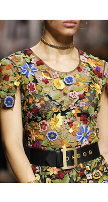 Details Christian Dior , Details Dior Fall 2018 Ready-to-Wear , Детали показа Кристиан Диор , Детали показа Диор осень зима 2018 , Fashion show , неделя моды в Париже , PFW , Мария Грация Кьюри , Mainstyles